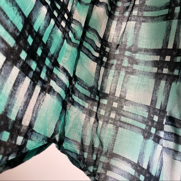 GUESS Green Black Plaid Printed Button Down L - Picture 5 of 10